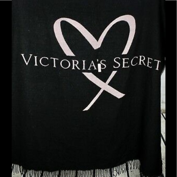 🆚Victoria's Secret Limited edition cozy Blanket - Picture 2 of 4